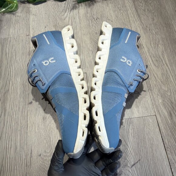 Athletic_Shoes
